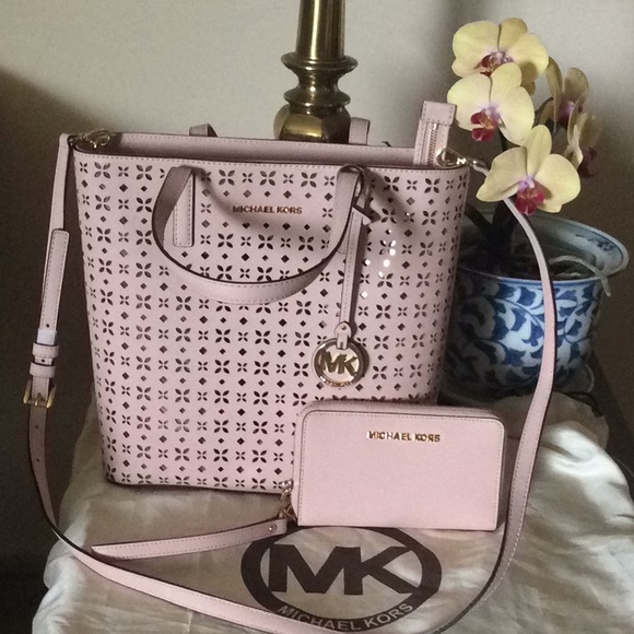 Michael Kors Handbags - Michael Kors  satchel/ shoulder bag with wallet